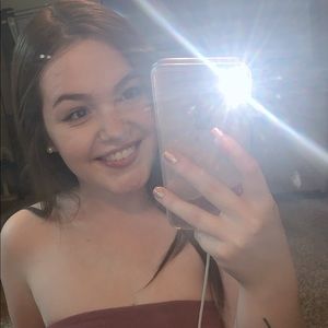 Meet your Posher, Lauren